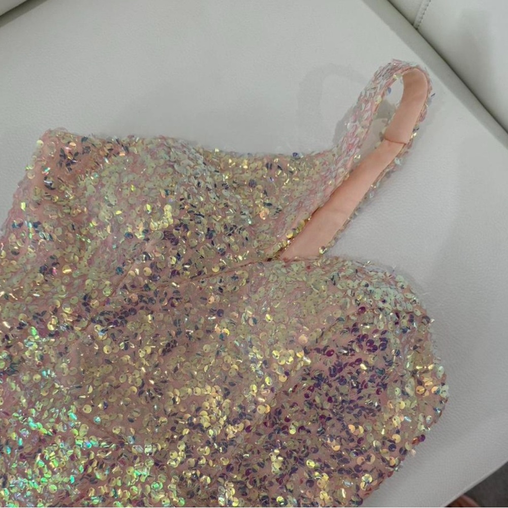 One shoulder sequin prom dress in pink blush and gold color (only worn once) - Picture 6 of 7